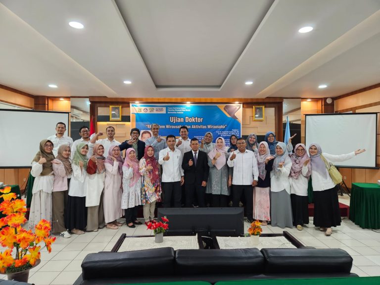 KOORDINATOR PROGRAM STUDI D3 MANAJEMEN PAJAK FEB UNP BAPAK FIRMAN, SE.M.Sc BERHASIL MENYELESAIKAN STUDI DOKTOR ILMU EKONOMI DI PROGRAM DOKTORAL UNIVERSITAS ANDALAS